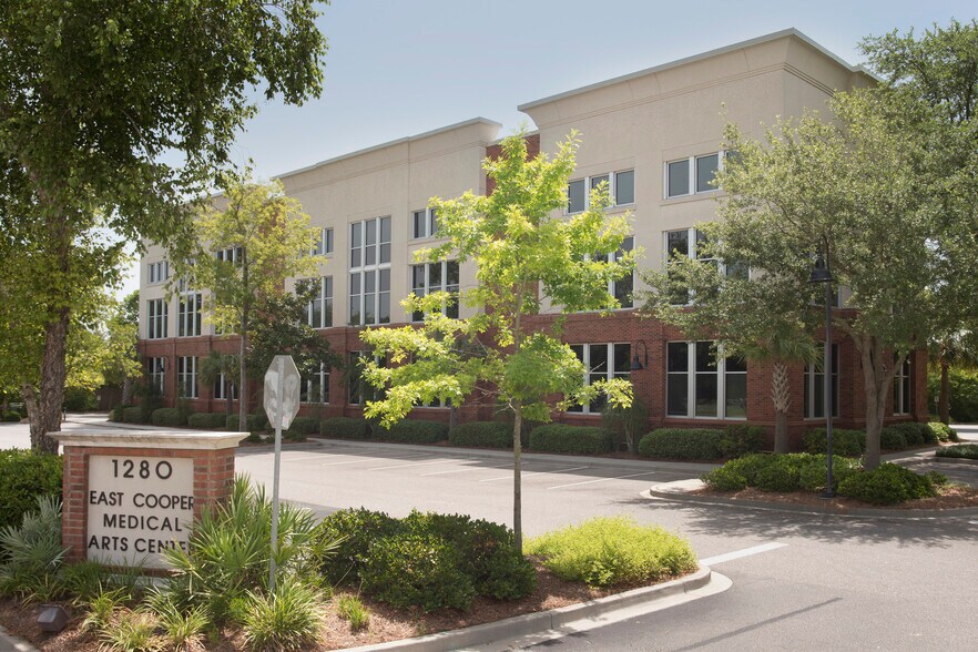 More Photos Of 1280 Hospital Dr, Mount Pleasant Medical For Lease