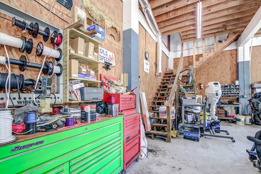 More Photos Of 7154 Shoal Line Blvd, Spring Hill Marina For Sale