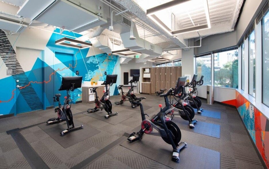 More Photos Of 201 E Kennedy Blvd, Tampa Office For Lease