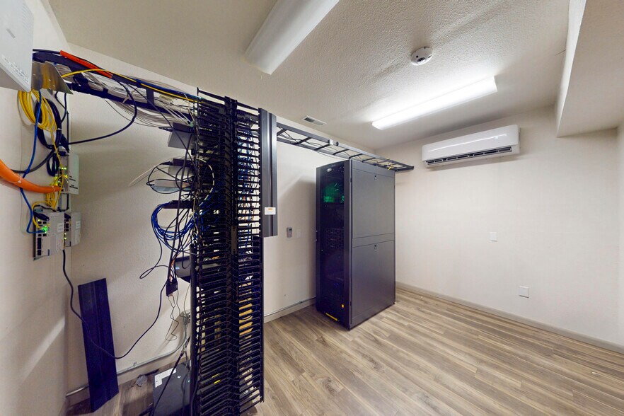 More Photos Of 2803 29th Ave SW, Tumwater Warehouse For Sale