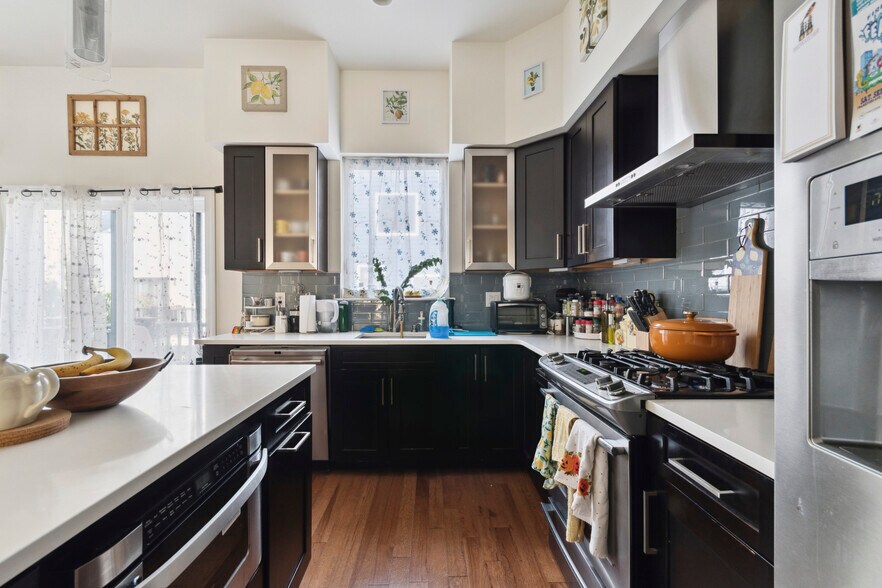 More Photos Of 1860 Frankford Ave, Philadelphia Storefront Retail Residential For Sale