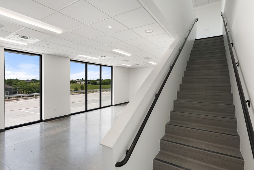 More Photos Of 1433 Chris Ln, Pflugerville Light Distribution For Lease