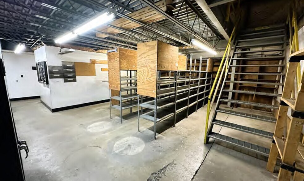 More Photos Of 7185-7189 Montevideo Rd, Jessup Service For Lease
