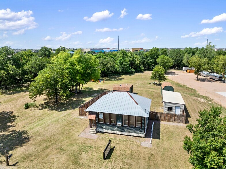 Primary Photo Of 303 W Broade St, Leander Land For Sale