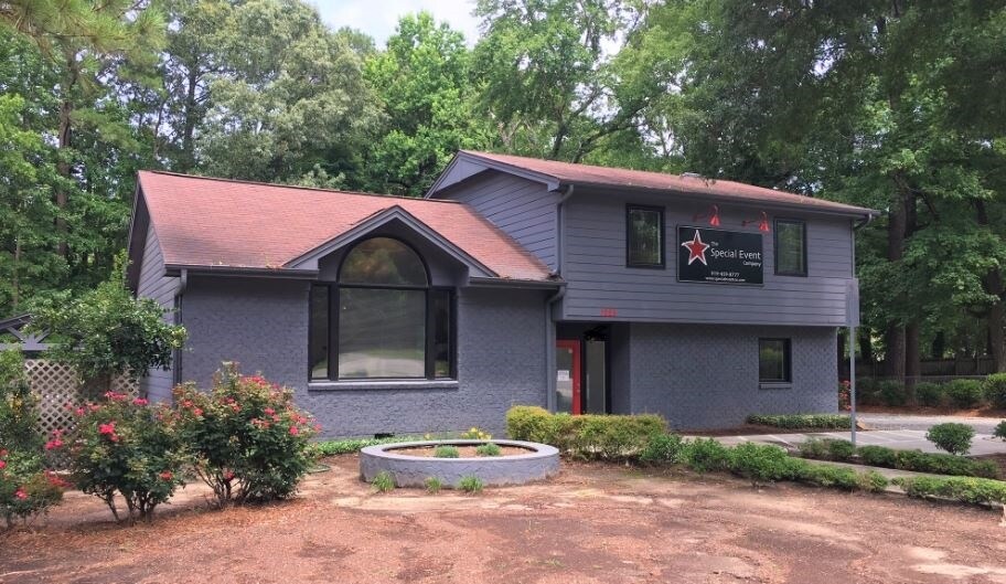 More Photos Of 1223 Walnut St, Cary Office For Lease