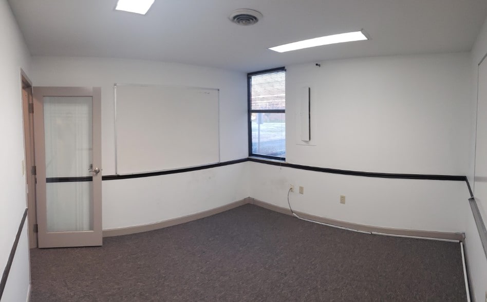 More Photos Of 1802 Williamson Ct, Brentwood Office For Lease