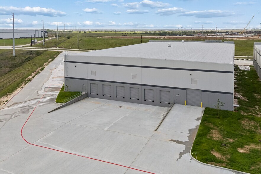 More Photos Of 2570 Discovery Hills Pky, Brookshire Distribution For Sale