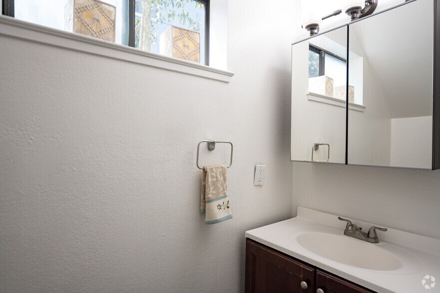 More Photos Of 801 Dutton Ave, Santa Rosa Apartments For Sale