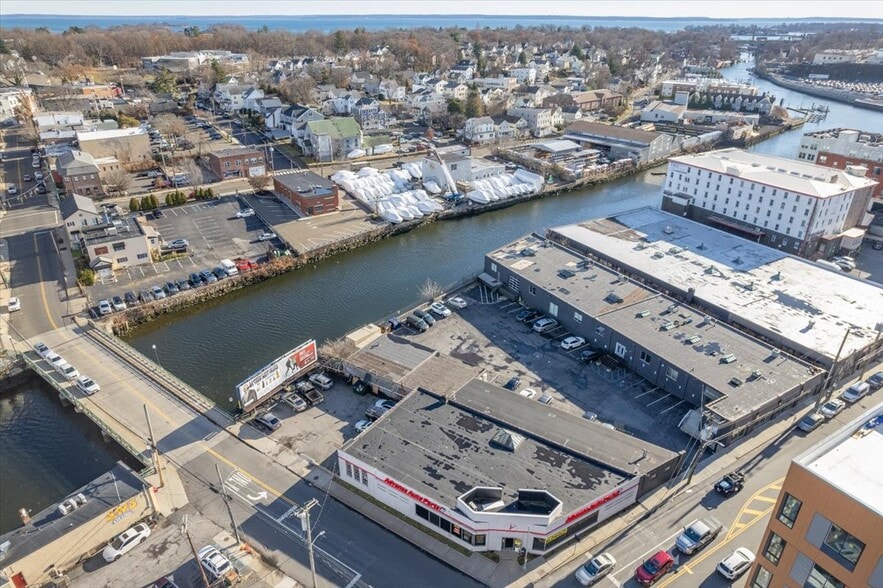 More Photos Of 10 Mill St, Port Chester Freestanding For Lease