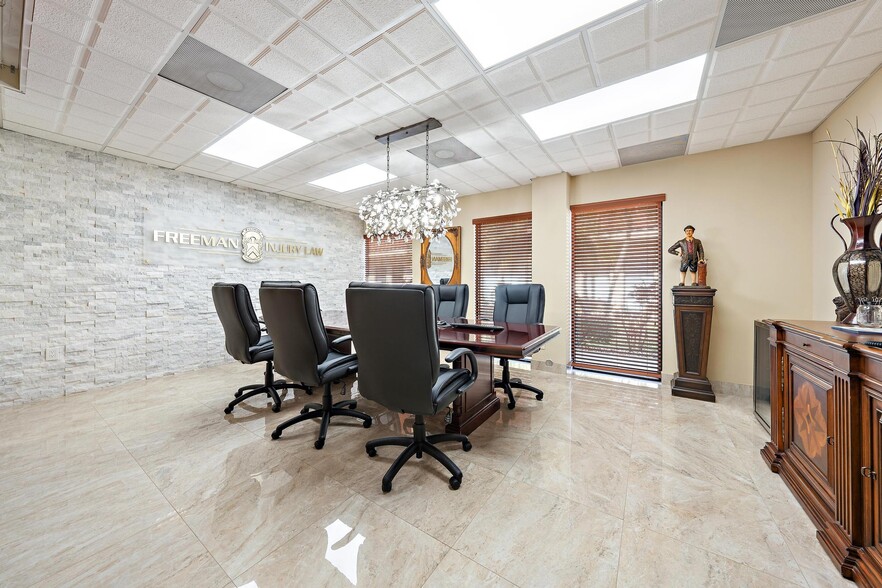 More Photos Of 5 Harvard Cir, West Palm Beach Office For Sale