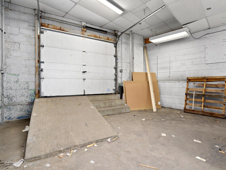 More Photos Of 211 S Milwaukee Ave, Libertyville General Retail For Sale