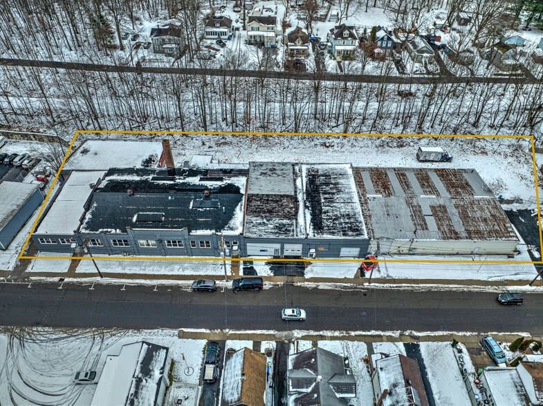 More Photos Of 105-119 Sprague Ave, Middletown Manufacturing For Lease