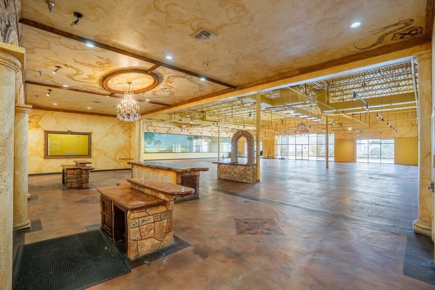 More Photos Of 33550 US Highway 19 N, Palm Harbor Freestanding For Lease