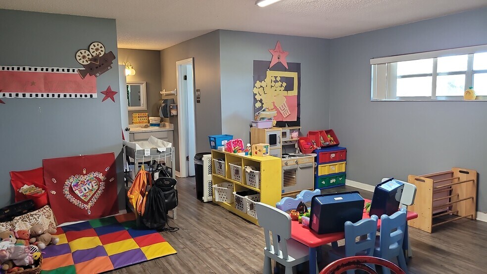 More Photos Of 100 S Grand Hwy, Clermont Schools For Sale