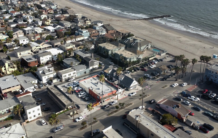 Primary Photo Of 1124-1140 S Seaward Ave, Ventura General Retail For Sale