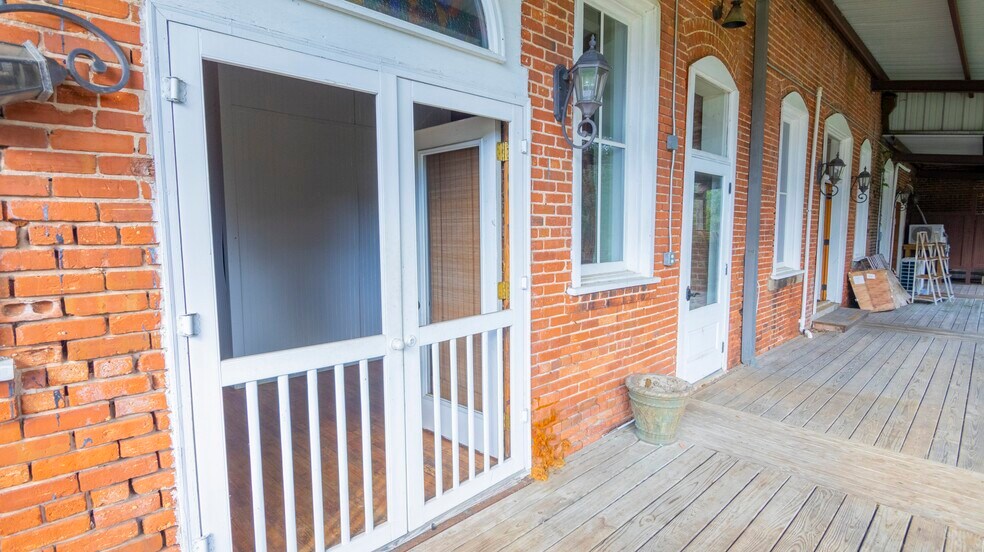 More Photos Of 20 Spring Rd, Molena Storefront For Sale