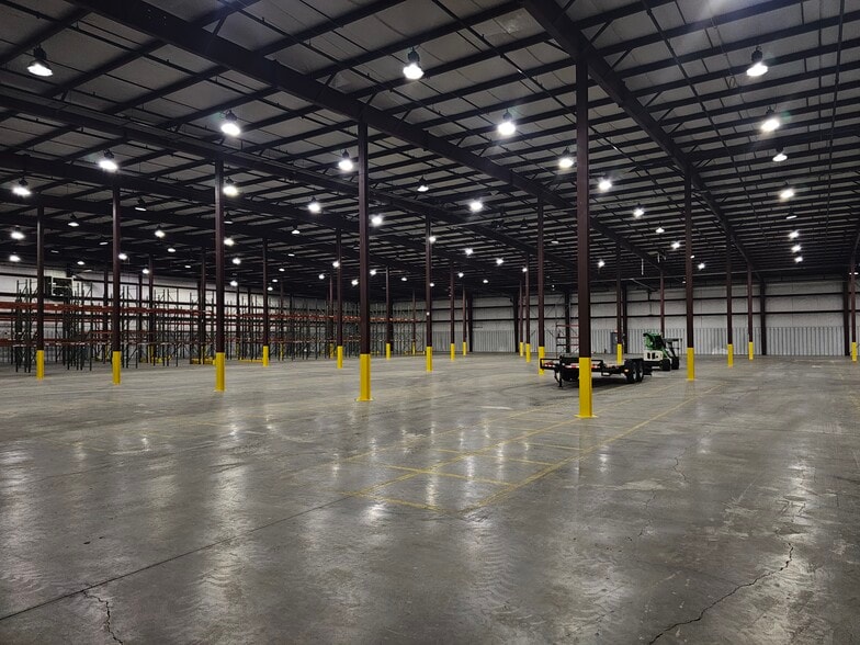 More Photos Of 101 Industrial Dr, Bristol Distribution For Lease