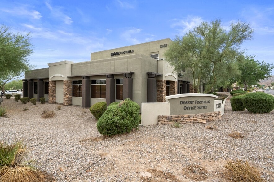 More Photos Of 1345 E Chandler Blvd, Phoenix Office For Lease