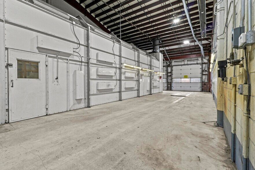 More Photos Of 315 Northampton St, Kingston Industrial For Sale