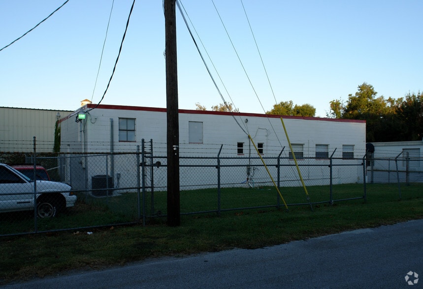 More Photos Of 2497 Vassar St, Orlando Warehouse For Lease