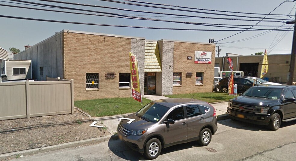 More Photos Of 205 Brook Ave, Deer Park Warehouse For Sale
