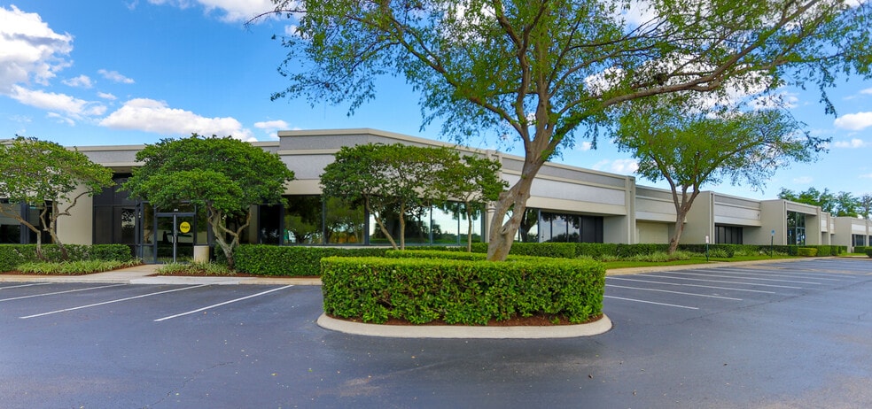 More Photos Of 6649 Westwood Blvd, Orlando Unknown For Lease