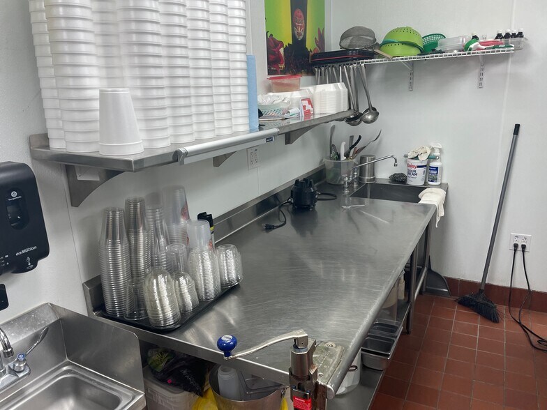 More Photos Of 313 FM 1103, Cibolo Freestanding For Lease