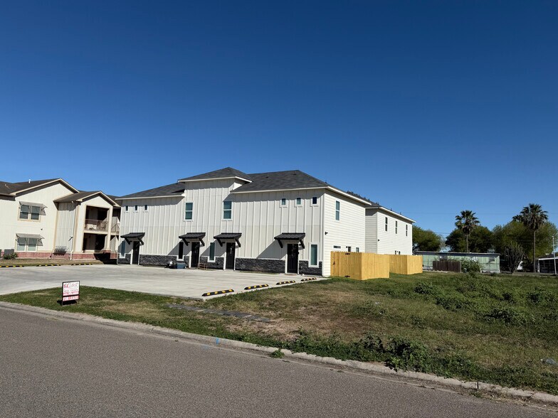 More Photos Of 200 Cub Cir, La Feria Apartments For Sale
