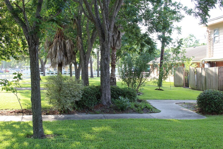 More Photos Of 308 Preston Ave, Pasadena Religious Facility For Sale
