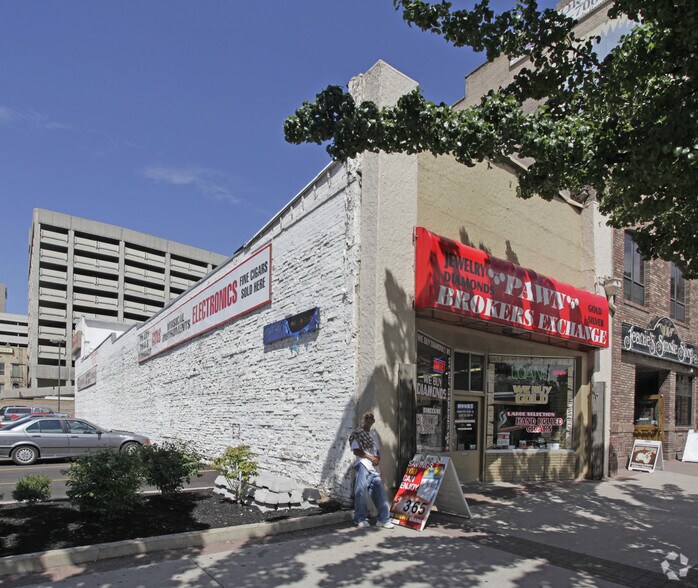 More Photos Of 158 S State St, Salt Lake City Storefront For Lease