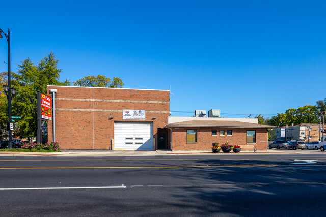 Primary Photo Of 7414 Roosevelt, Forest Park Flex For Sale