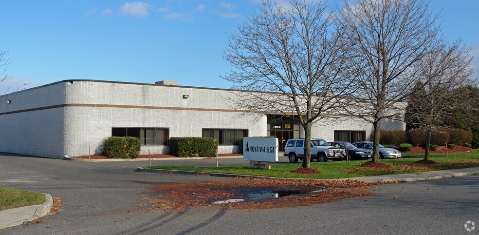 Primary Photo Of 105 Remington Blvd, Ronkonkoma Warehouse For Lease