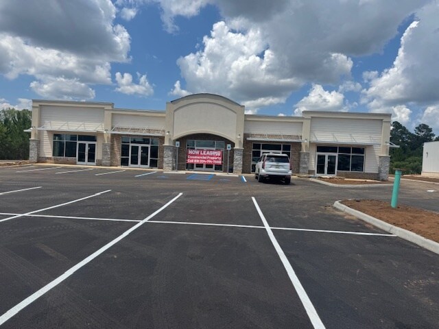 More Photos Of 108 Apple Avenue Ave, Dothan General Retail For Lease