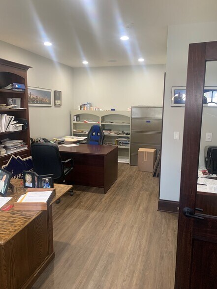 More Photos Of 608 Hillgrove Ave, Western Springs Office Residential For Sale