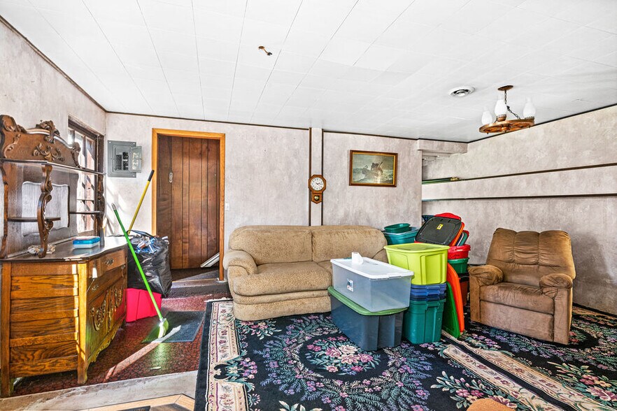 More Photos Of 4892 MN-61 N, Beaver Bay Specialty For Sale