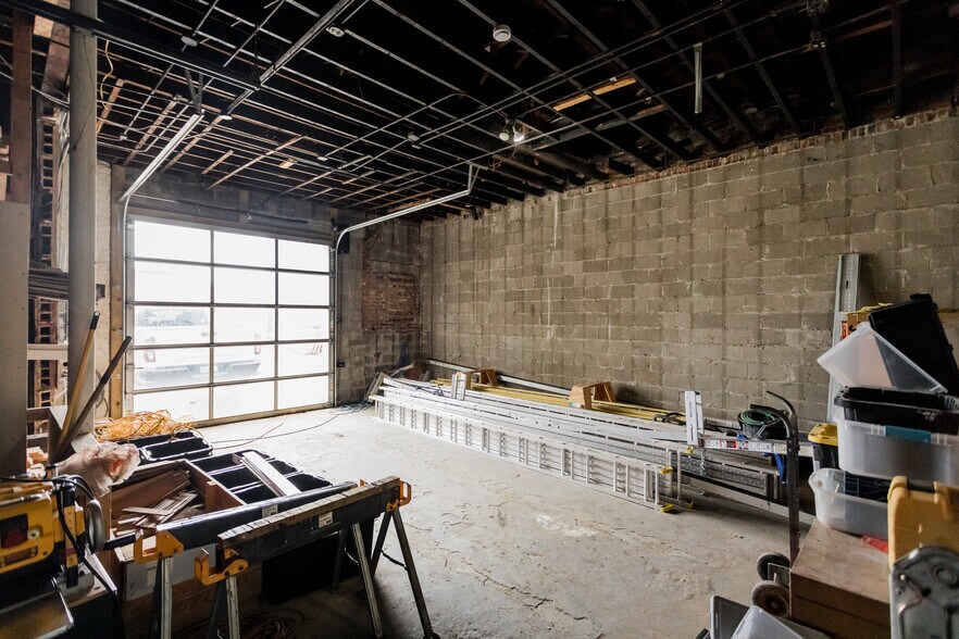 More Photos Of 2647-2661 Michigan Ave, Detroit Storefront For Sale