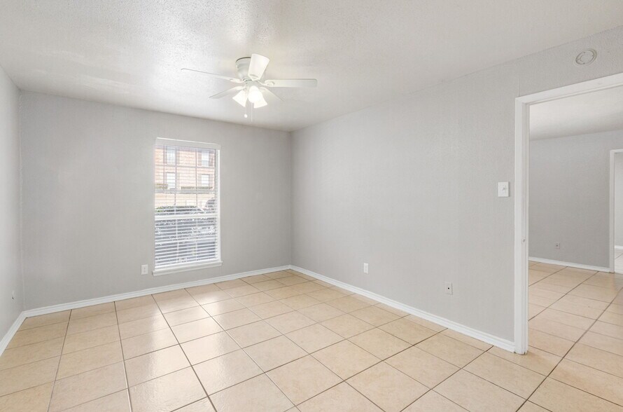 More Photos Of 2451 Lake Rd, Huntsville Apartments For Sale