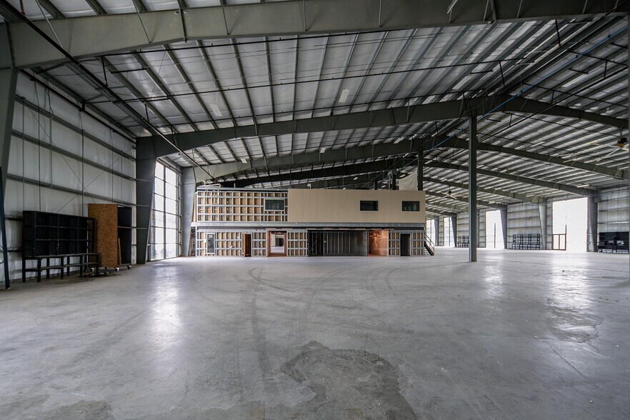 More Photos Of 1771 Robinson Road, Grand Prairie Warehouse For Sale
