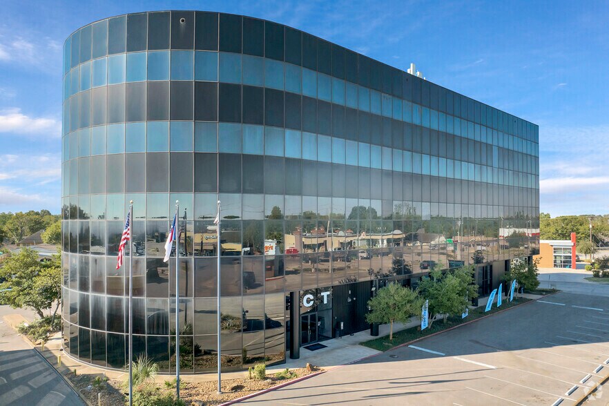 Primary Photo Of 213 W Southmore Ave, Pasadena Coworking Space