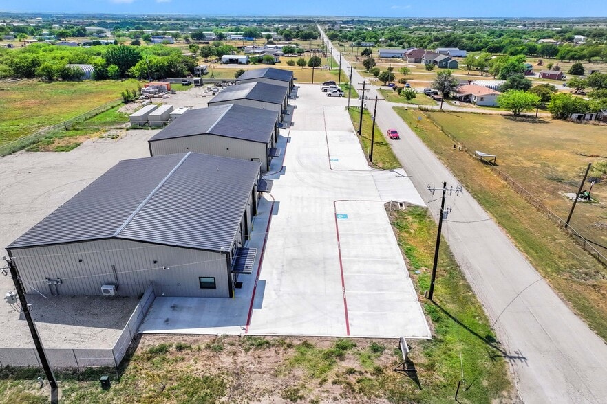 More Photos Of 2036 Seaborn Road Building 3 Suite A, Ponder Warehouse For Lease