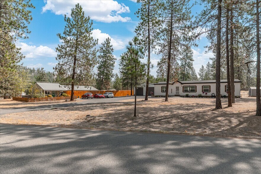 Primary Photo Of 6297 Sundown Dr, Nine Mile Falls Specialty For Sale