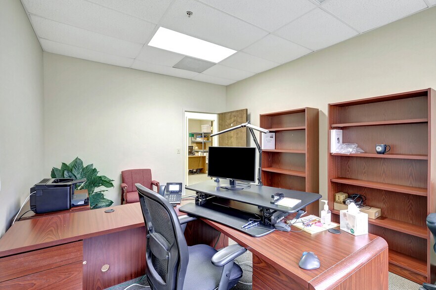 More Photos Of 5620 W Sligh Ave, Tampa Loft Creative Space For Sale