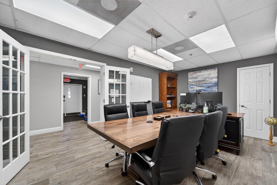 More Photos Of 3411 N 29th St, Tampa Office For Sale