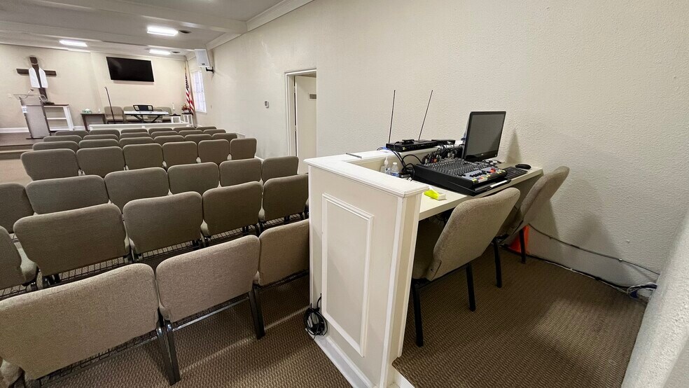 More Photos Of 3898 Kernersville Rd, Winston-Salem Specialty For Sale