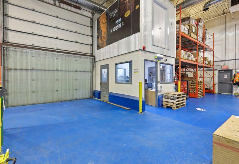 More Photos Of 2090 Rue Bombardier, Ste-Julie Warehouse For Sale