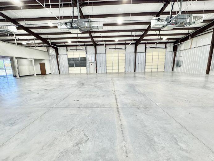 More Photos Of 320 NE 145th Pl, Edmond Warehouse For Lease