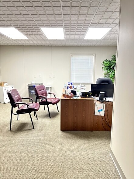 More Photos Of 1289 S Linden Rd, Flint Medical For Lease