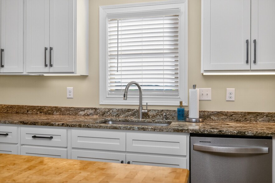 More Photos Of 446 Roy Arnold Blvd, Danville Industrial For Sale