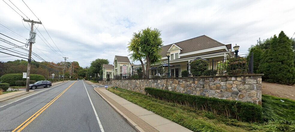 More Photos Of 238 Saw Mill River Rd, Millwood General Retail For Lease