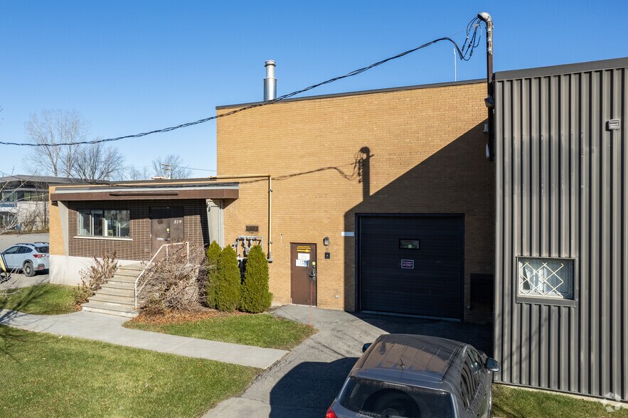 More Photos Of 519 Rue Papineau, Boisbriand Warehouse For Sale
